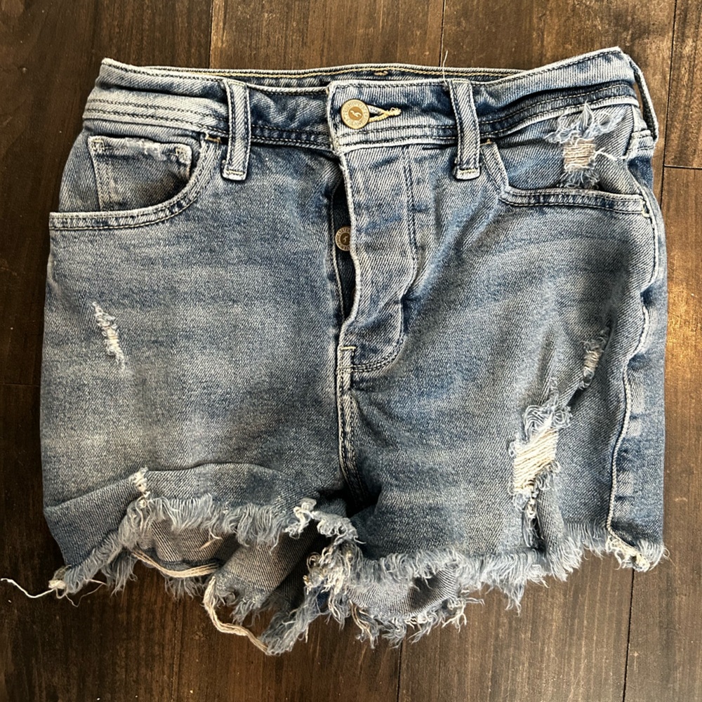 Hollister Ultra High Rise Mom Shorts 3”